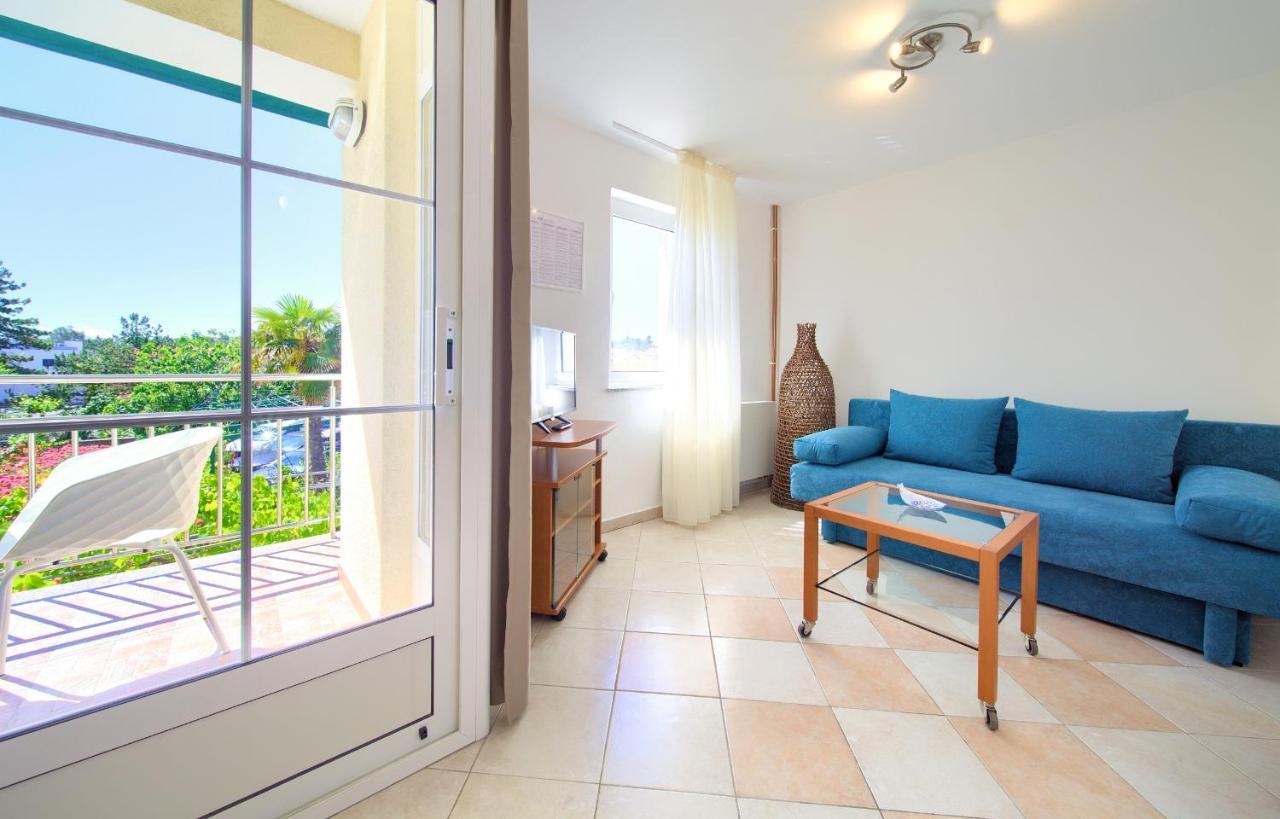 Apartments Adria Danka Krk Town Luaran gambar