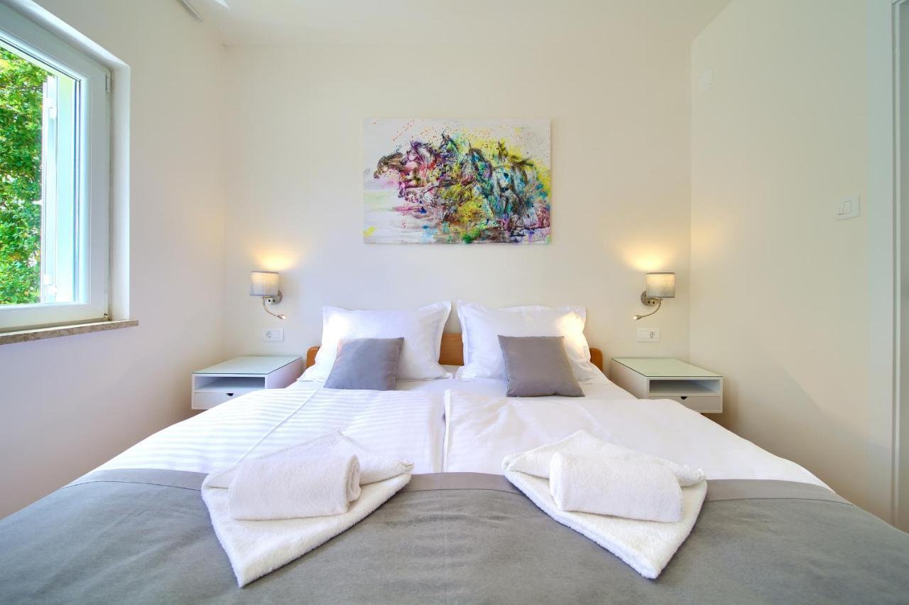 Apartments Adria Danka Krk Town Luaran gambar