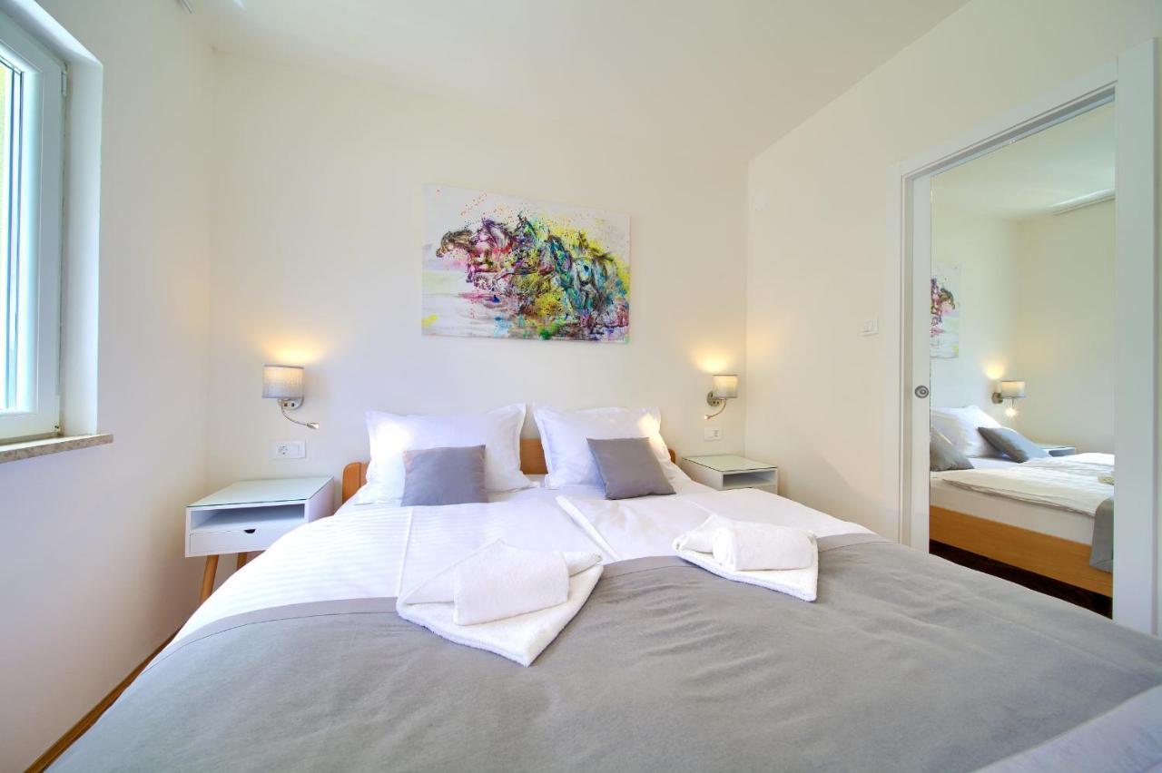 Apartments Adria Danka Krk Town Luaran gambar