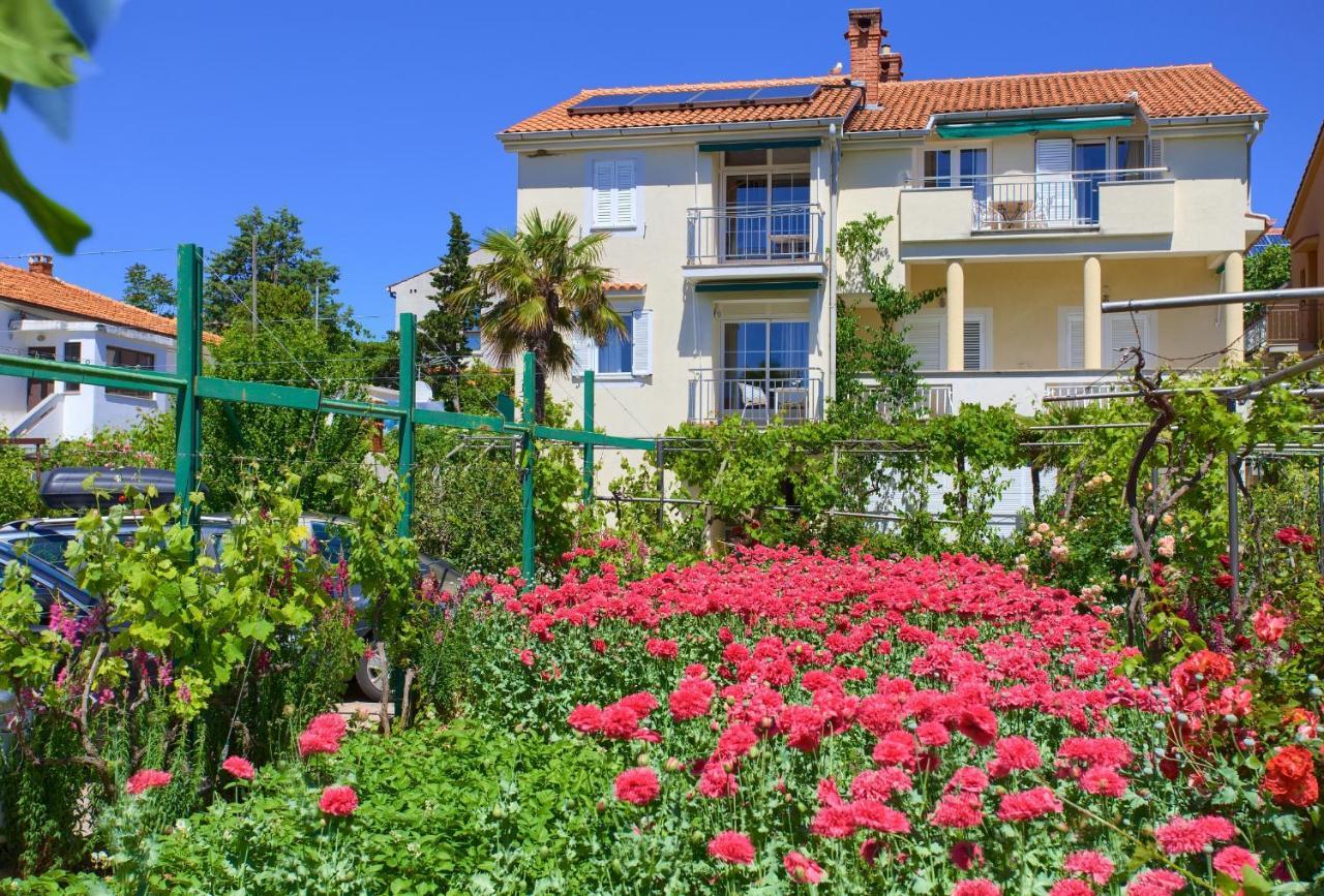 Apartments Adria Danka Krk Town Luaran gambar