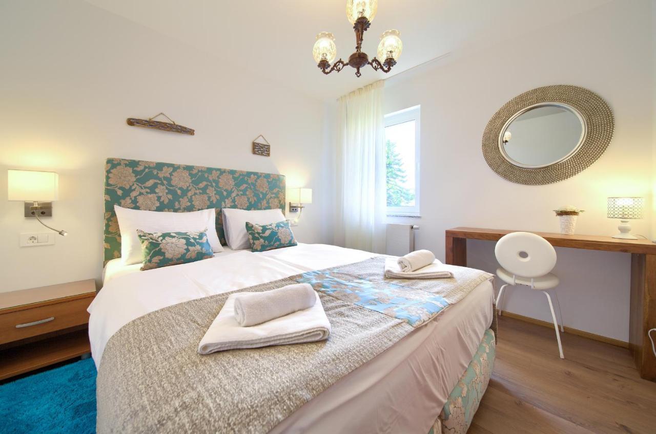 Apartments Adria Danka Krk Town Luaran gambar