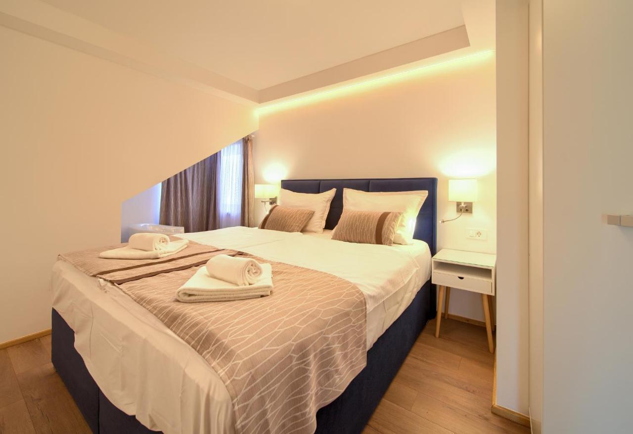 Apartments Adria Danka Krk Town Luaran gambar
