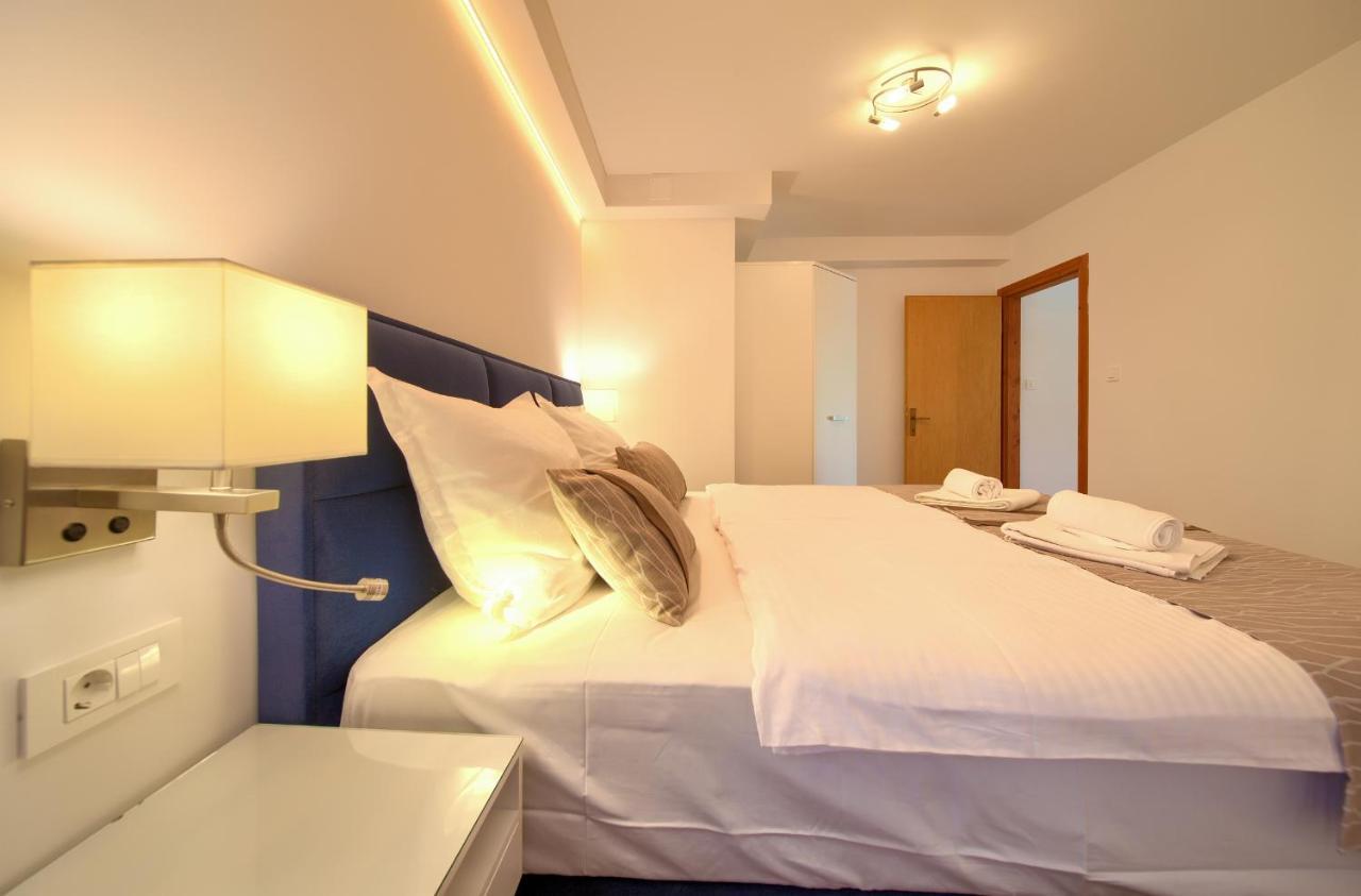 Apartments Adria Danka Krk Town Luaran gambar