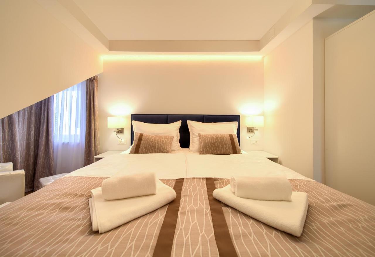 Apartments Adria Danka Krk Town Luaran gambar