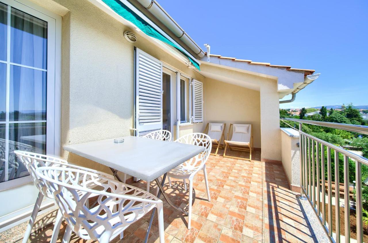 Apartments Adria Danka Krk Town Luaran gambar