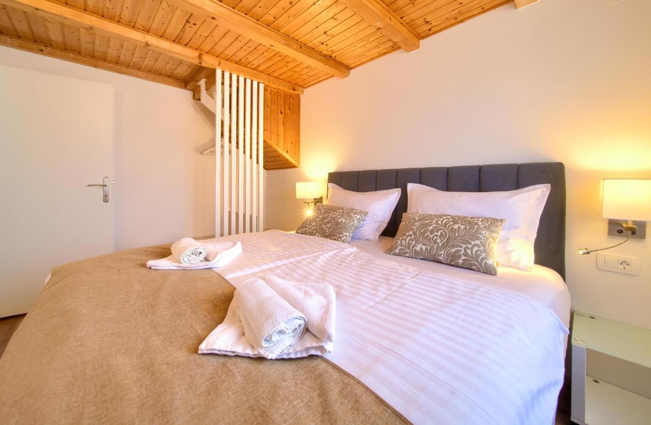 Apartments Adria Danka Krk Town Luaran gambar