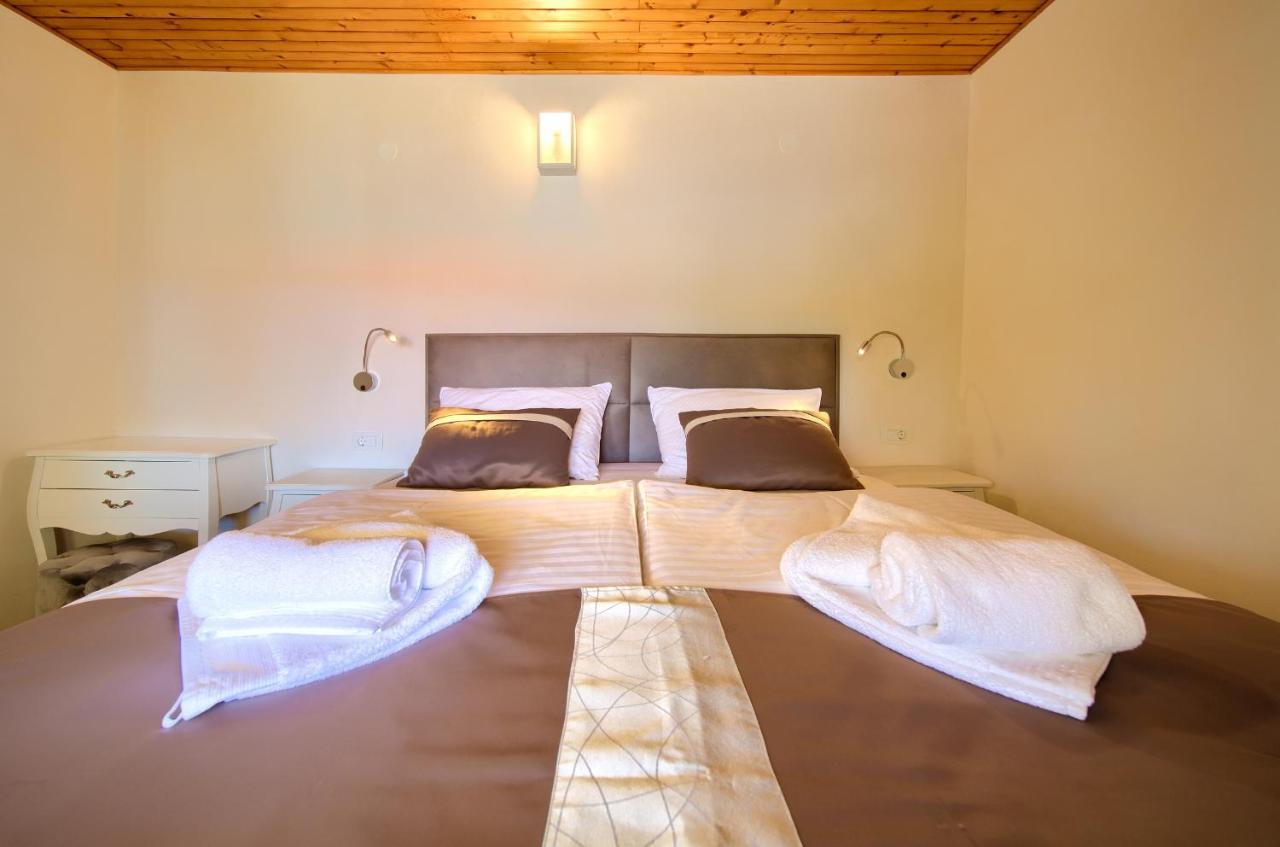 Apartments Adria Danka Krk Town Luaran gambar