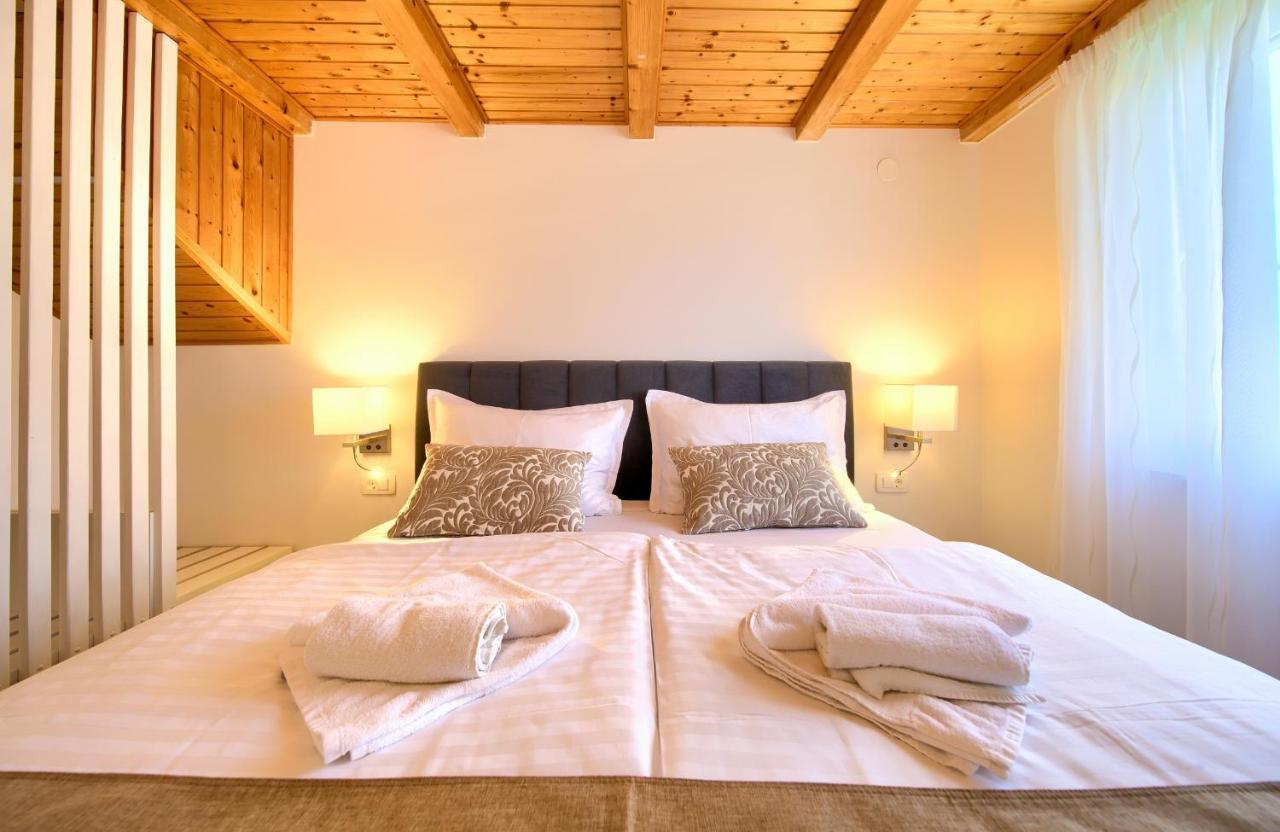 Apartments Adria Danka Krk Town Luaran gambar