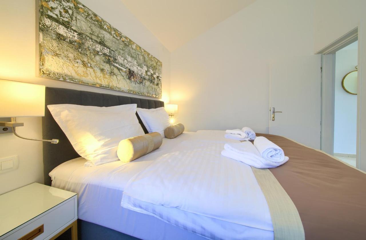 Apartments Adria Danka Krk Town Luaran gambar
