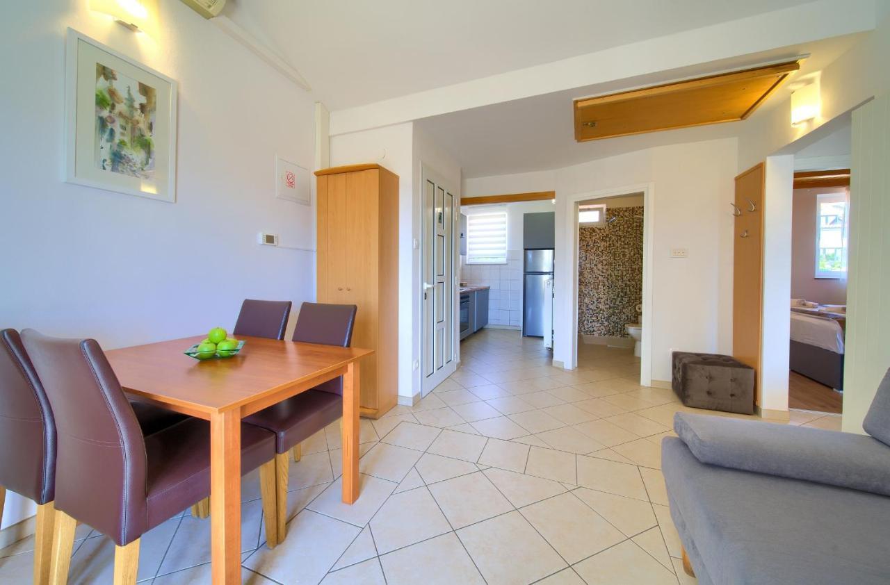 Apartments Adria Danka Krk Town Luaran gambar